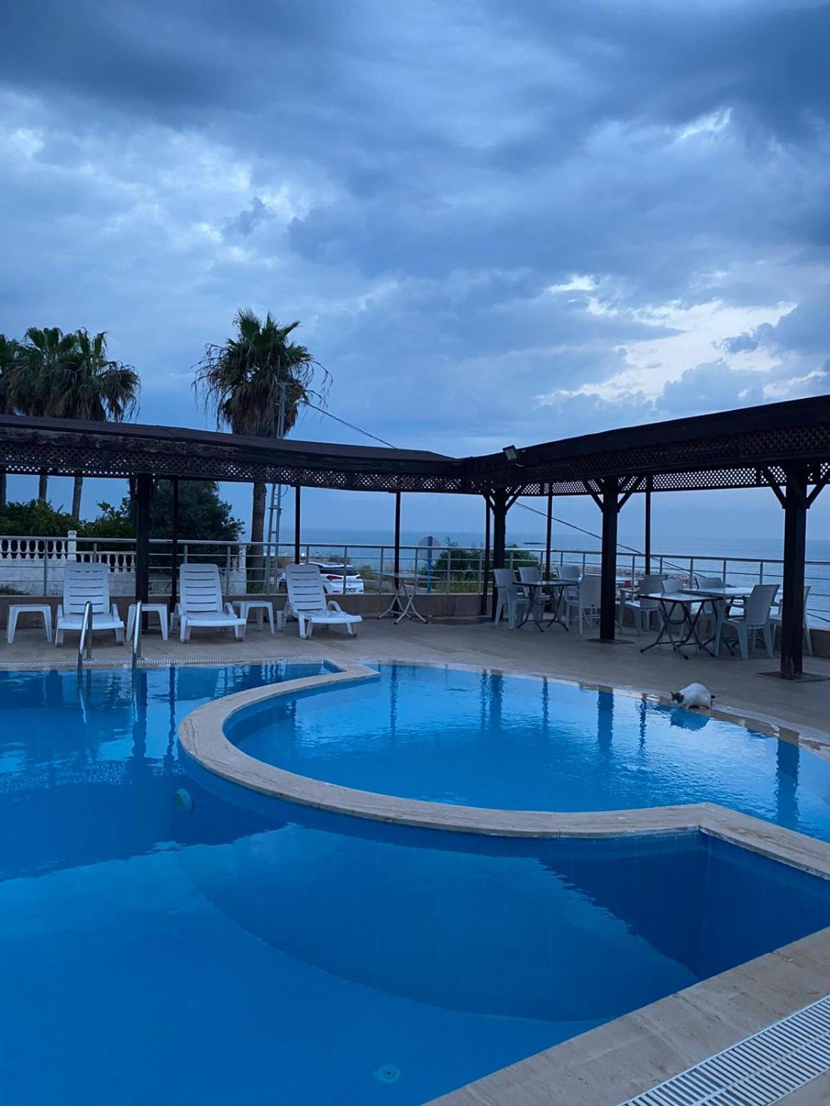 Derin Deniz Otel Karatas  Ngoại thất bức ảnh